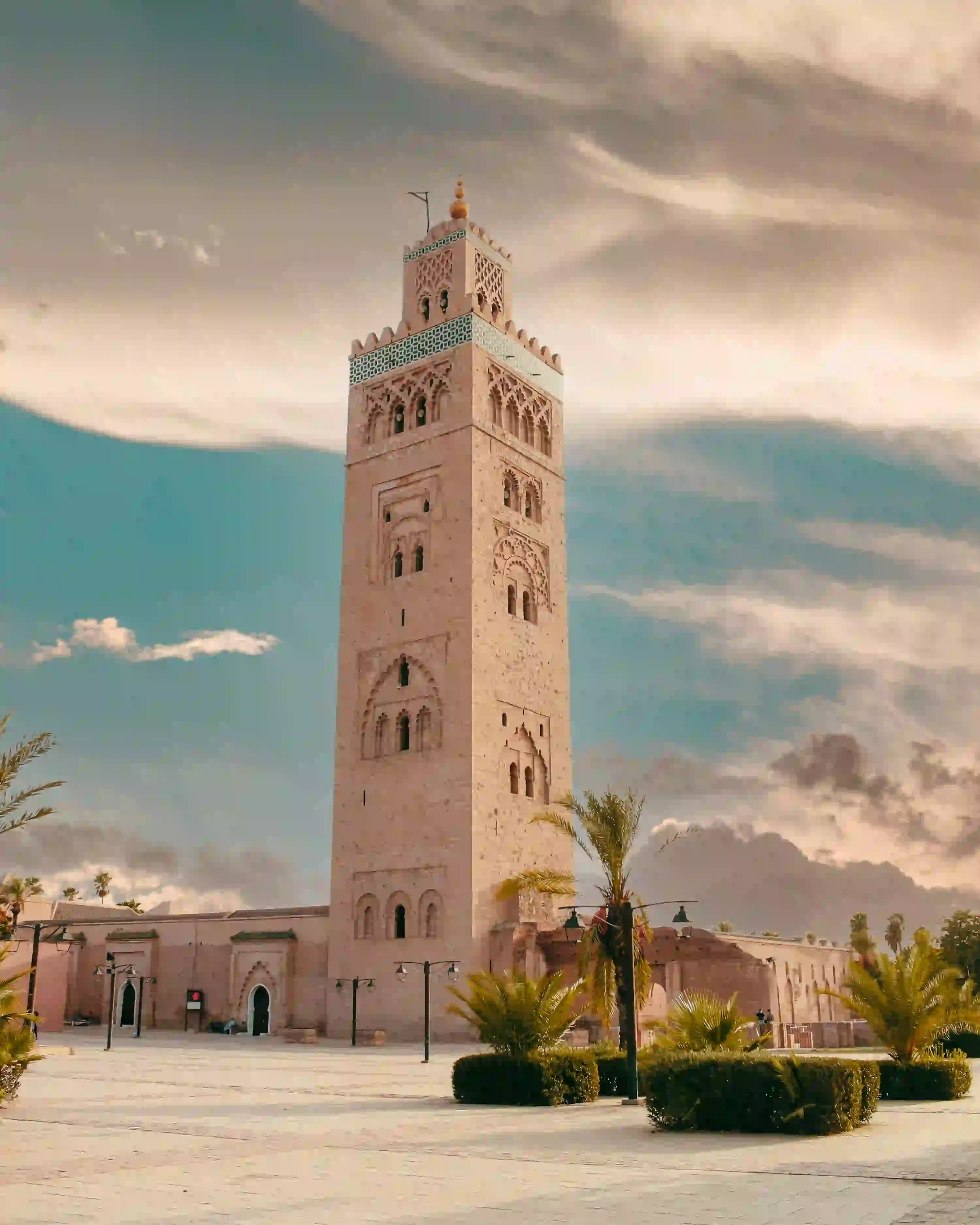 Marrakech the red city — souks, riads and medina tours